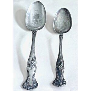 Rogers Bros A1 Large Serving Spoon Silverware Silver Plated Grape Pattern 1847
